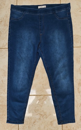 Ladies size extra - 16, short