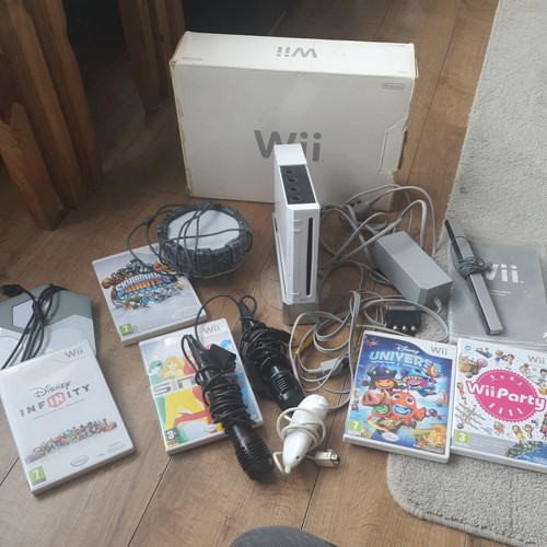 Nintendo wii console - nintendo,