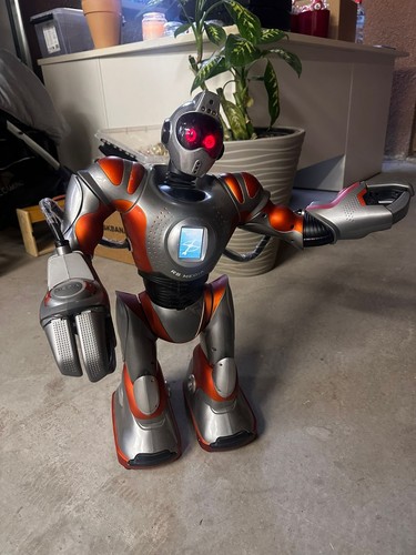 Wowwee media robosapien - wowwee, rs