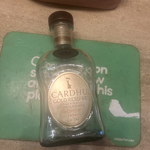 Cardhu gold reserve whiskey - gold,