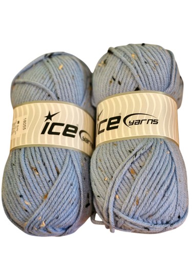 Chunky knitting yarn - chunky, ice
