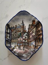 Empty Earthenware Pocket by