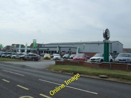 Photo 6x4 car - car, dealership