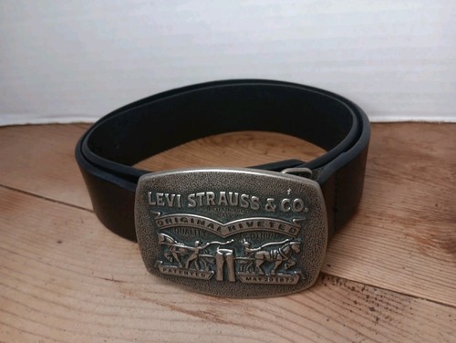 Levis mens leather belt - 32,