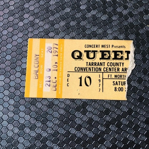 Queen ticket convention - ticket, centre