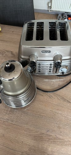 Delonghi kettle and - kettle, toaster