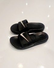 Junior Size 10 Nike Sliders