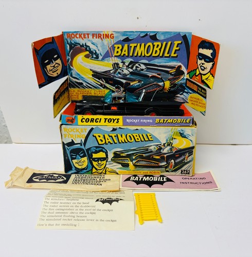 Corgi toys 267 - batmobile, boxed