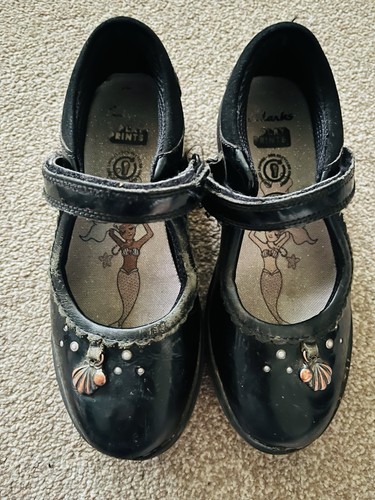 Girls clarks black patent - black,