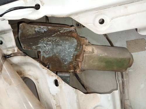 Rear windshield wiper motor - rear,