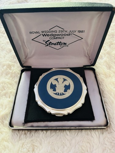Vintage stratton wedgwood - vintage,