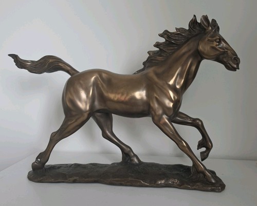 Horse statue bronze - horse,
