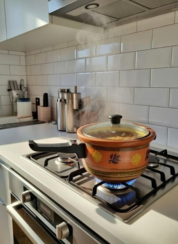 Pressure cooker style clay - pressure,