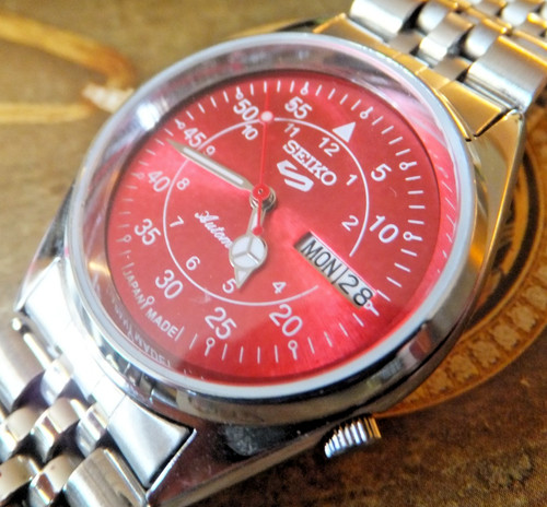Seiko red fleiger style - red, style"