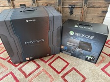 Xbox One Halo 5 Guardians Limited Edition 1TB Console and Collectors Statue