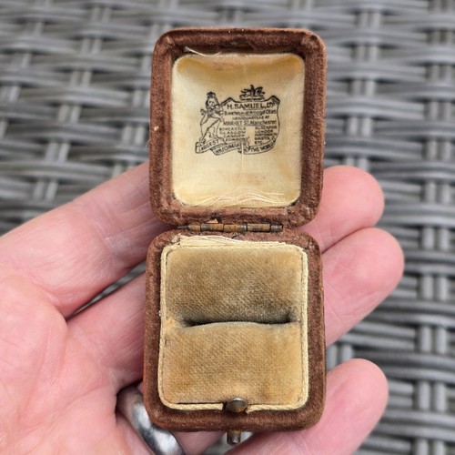 Antique jewellery box - ring,
