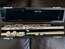 Azumi AZ-Z2RE flute with sterling silver Altus headjoint