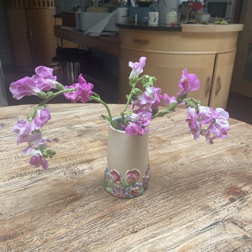 Clarice cliff vase of - ,