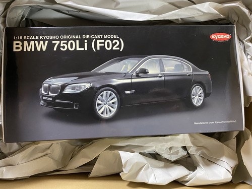 Diecast car new bmw - 1/18, 7