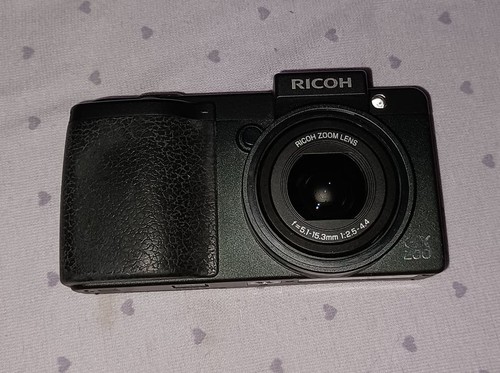Ricoh gx200 compact - compact, digital
