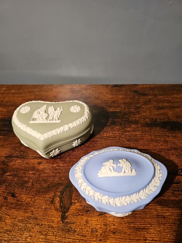 Vintage wedgwood jasperware - 2x,