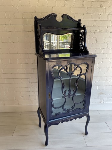 French lstyle vitrine - french,