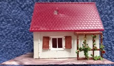 Vintage Model Railway Kit House Complete Plastic OO/HO