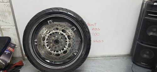 Triumph sprint 1050 front - st,