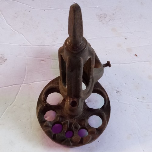 Cast iron dowel rod tenon - iron,