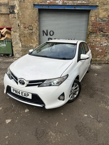 Toyota auris hatchback mk2 - toyota,