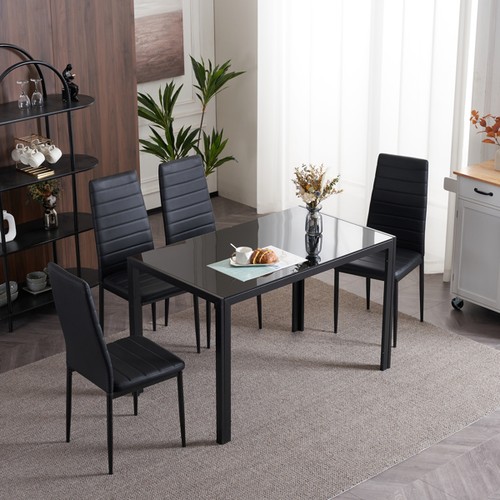 Set elegant assembled - of,