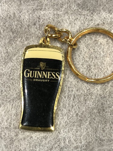 Vintage guinness keyring - vintage, pub