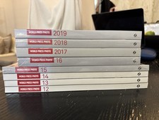 8x World Press Photo books -
