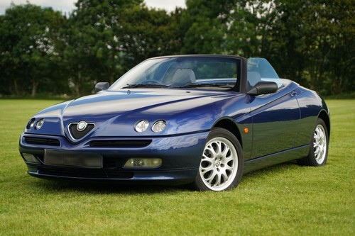 Alfa romeo spider - wheel, nut