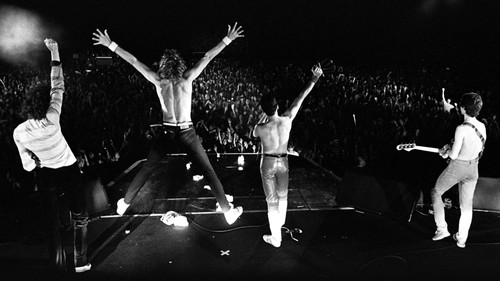 Queen poster print size - a4,