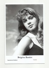 BX99) BRIGITTE BARDOT SWIFTSURE PHOTO POSTCARD (72/212) FILMSTAR PIN UP GLAMOR