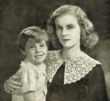 Lady Douglas Gordon Suzanne du