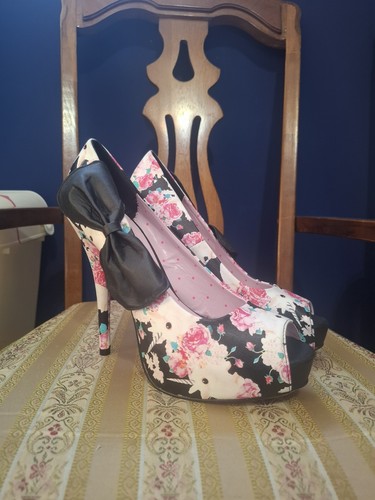 Black and pink unicorn iron - black,
