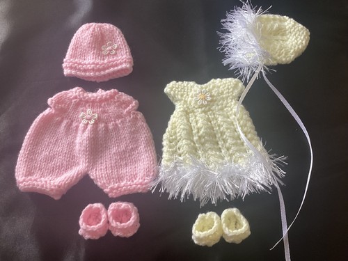 Hand knitted dolls clothes - , to