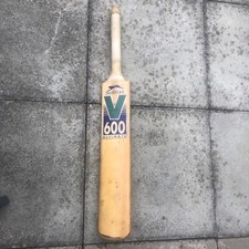 Vintage Junior Cricket bat Slazenger V600 Ultimate Willow Made in England 77cm