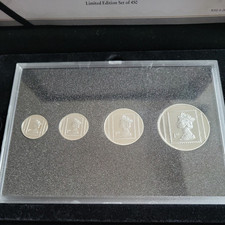 Royal Mail Arnold Machin Queen Elizabeth II Philatelic Commemorative Silver Set