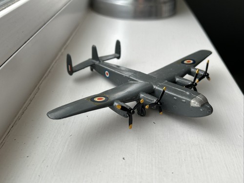Dinky toys avro york airliner - york,