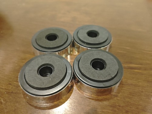 Chrome audio isolation feet - chrome,