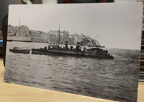 New thames fire float london - fire,