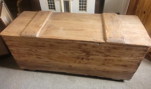 18th century pine chest - 18th,