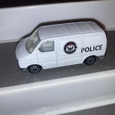 welly 1/64 Vw Transporter T4 ‘police” white in vgc  loose 