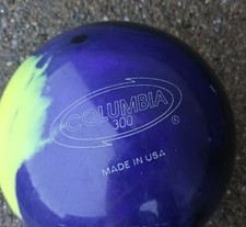 COLUMBIA 300 WD BOWLING BALL