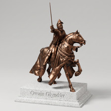 Owain glyndŵr horse statue - on,