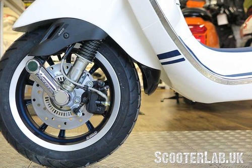 Vespa primavera sprint - vespa, sluk