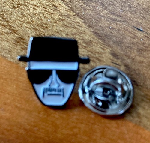 Casual connoisseur pin - pin, badge